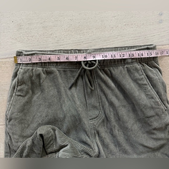 NEW FAHERTY essential italian knit cord short - Picture 8 of 8